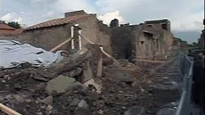 Red faces in Pompeii as more walls collapse