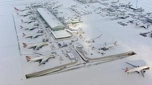Neige et chaos dans plusieurs grands aéroports européens