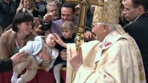 Poor weather blights Christmas mass in Rome