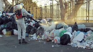 Naples promised a rubbish-free New Year