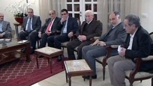 Lebanese government collapses