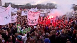 Une manifestation étudiante dégènère à La Haye