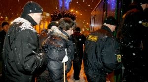 Lukashenko sworn in, opponents locked up