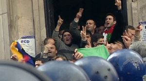 Algérie : la police empêche la tenue d’une marche pacifique