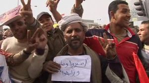 Egypte : le jour du départ mais Moubarak est toujours là
