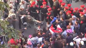 Tensión en la plaza Tahrir entre manifestantes y soldados