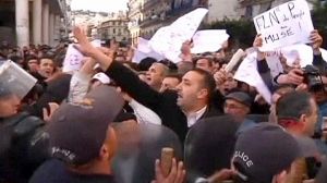 Police pounce on protests in Algiers