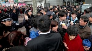 Chinese police clampdown on anti-government protests