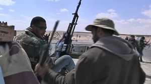 Gaddafi launches fresh air strikes