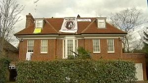 Squatters move into Gaddafi mansion