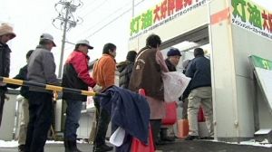 Food and fuel short in quake-hit areas of Japan