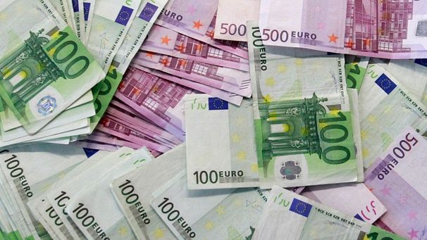Euro rescue fund decision delayed