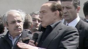 Berlusconi pledges to free Lampedusa of migrants