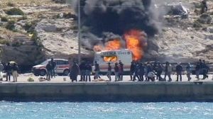 Le vent retarde l‘évacuation des immigrés de Lampedusa
