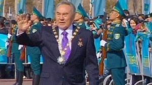 Kazakhstan : le président Nazarbaïev garde son Premier ministre