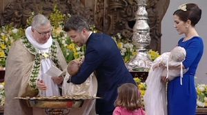 Royauté : le baptême des jumeaux danois révèle enfin leurs prénoms !