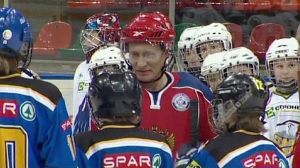 Hockey sur glace : Poutine enfile les patins