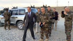 Le ministre français de la Défense était-il la cible d’un attentat des talibans ?