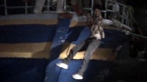 Shipwrecked migrants rescued off Lampedusa
