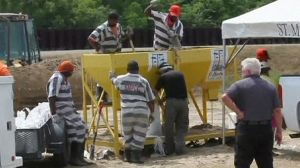 Mississippi floods threatens Louisiana refineries