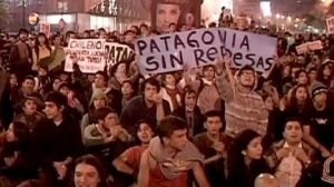 Chileans clash over dam project