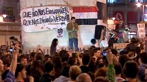 Social networks used to call thousands to protest in Spain