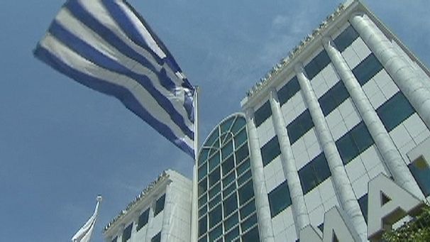IMF warns Greece, ECB cool on debt restructuring