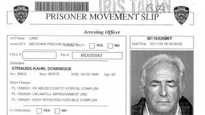 Strauss-Kahn comunica su dimisión al frente del FMI desde su celda