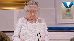 Queen Elizabeth talks of “shared values” at Dublin banquet