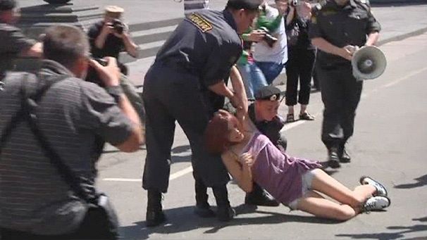 Clashes at gay parade in Moscow