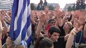 Une vague d’“indignés” grecs à Athènes