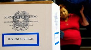 La gauche l’emporte à Milan et se renforce à Naples