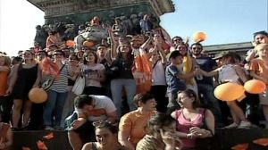 Italian voters reject Berlusconi at local polls