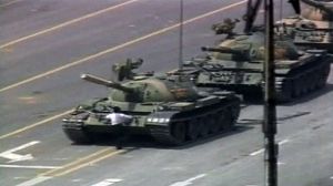 Rétromachine : l’armée chinoise reprend la place Tiananmen