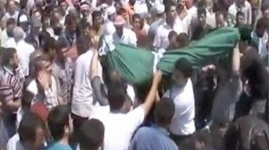 Syrians flee into Turkey as troops approach