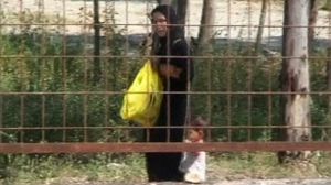More than 1,000 Syrians flee into Turkey