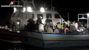 De nouveaux clandestins arrivent par centaines à Lampedusa
