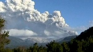 Ash from Chilean volcano continues to disrupt flights