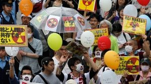 Les Japonais observent le “non au nucléaire” italien