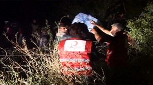 Syrian troops block roads leading to Turkish frontier