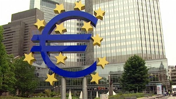 Euro zone economic sentiment slips