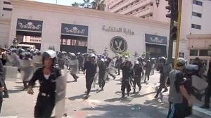 La revuelta rebrota en Tahrir