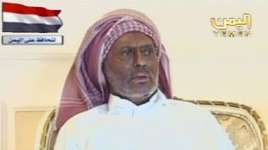 Brûlé au visage, le président yéménite Saleh réapparaît