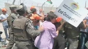 Israël : des manifestants dénoncent le mur de séparation sept ans après l’avis de la CPI