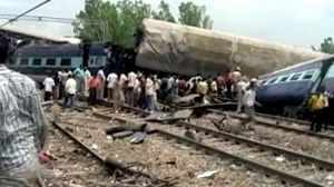 Dozens die in train crash in north India