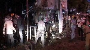 Triple attentat à la bombe à Bombay: au moins 20 morts et une centaine de blessés