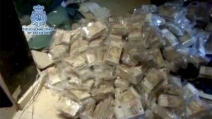 Espagne: 25 millions d’euros en liquide saisis sous un plancher