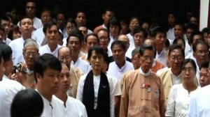 Suu Kyi in Martyrs’ Day March