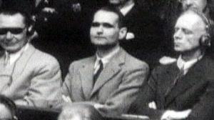 Rudolf Hess se queda sin tumba y los neonazis sin lugar de peregrinaje