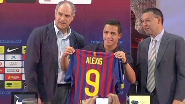 Barcelona unveils new forward